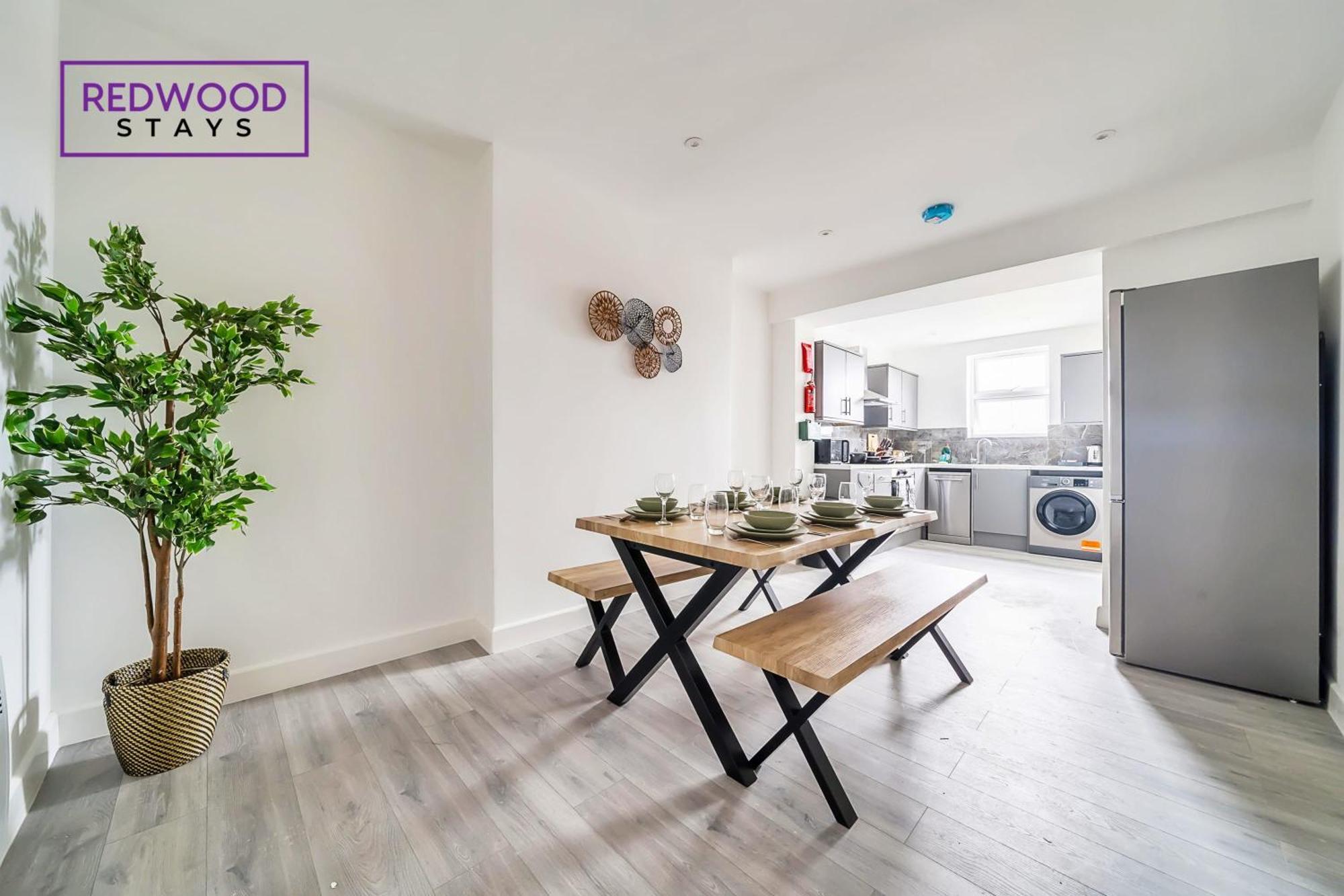 Brand New, 2 Bed 1 Bath, Modern Town Center Apartment, Free Wifi & Netflix By Redwood Stays Алдерсхот Экстерьер фото