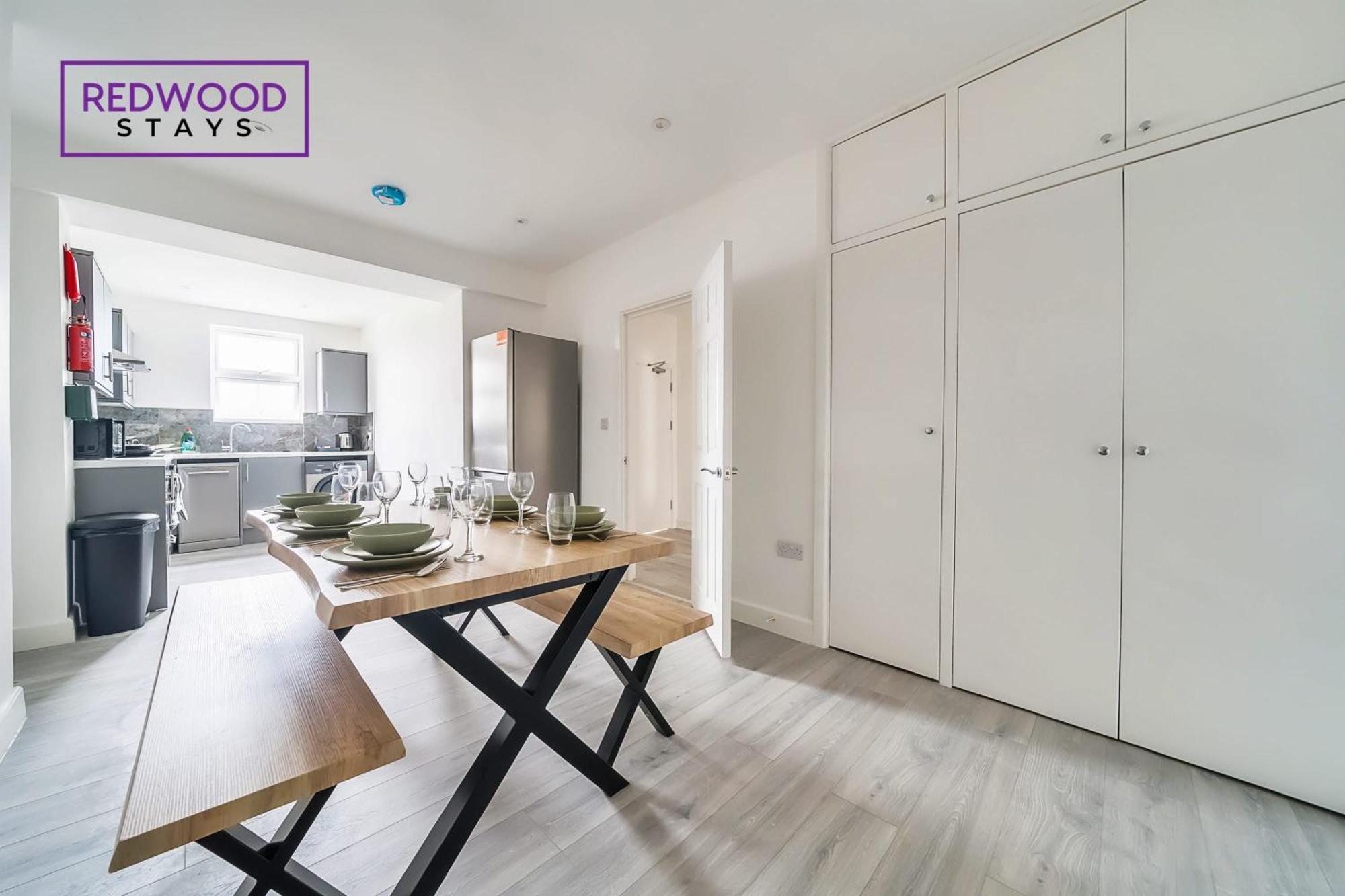 Brand New, 2 Bed 1 Bath, Modern Town Center Apartment, Free Wifi & Netflix By Redwood Stays Алдерсхот Экстерьер фото