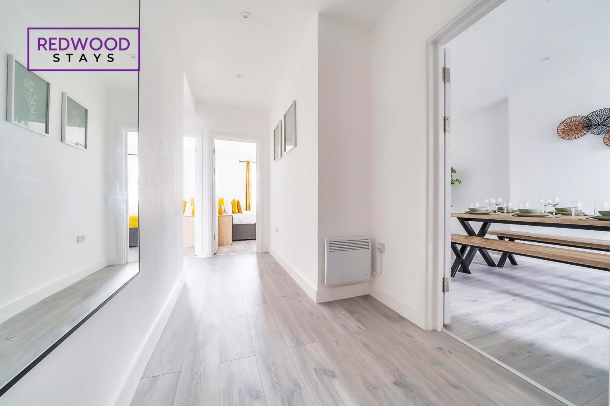 Brand New, 2 Bed 1 Bath, Modern Town Center Apartment, Free Wifi & Netflix By Redwood Stays Алдерсхот Экстерьер фото