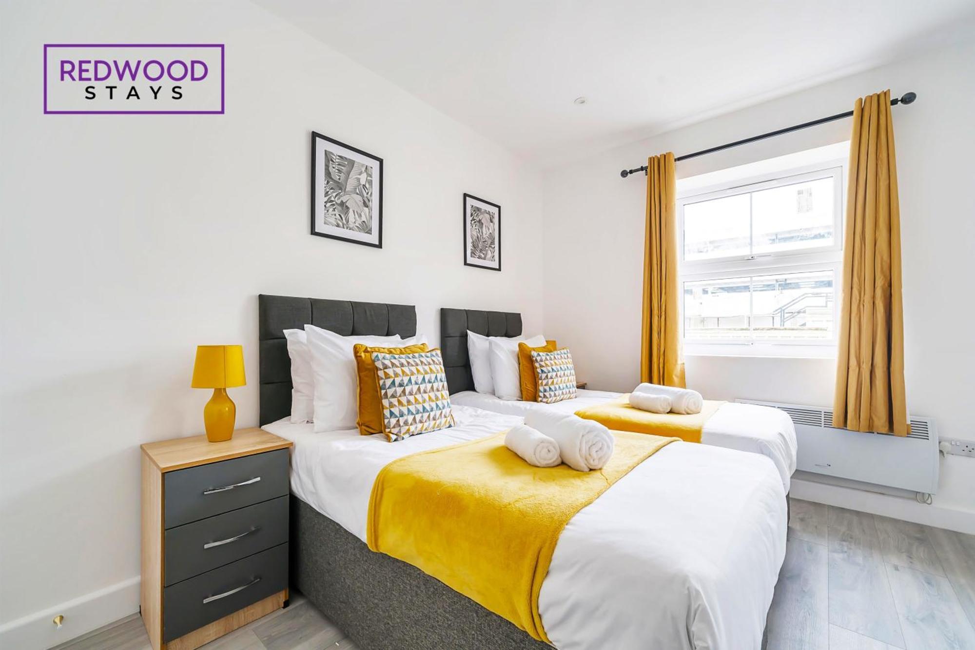 Brand New, 2 Bed 1 Bath, Modern Town Center Apartment, Free Wifi & Netflix By Redwood Stays Алдерсхот Экстерьер фото