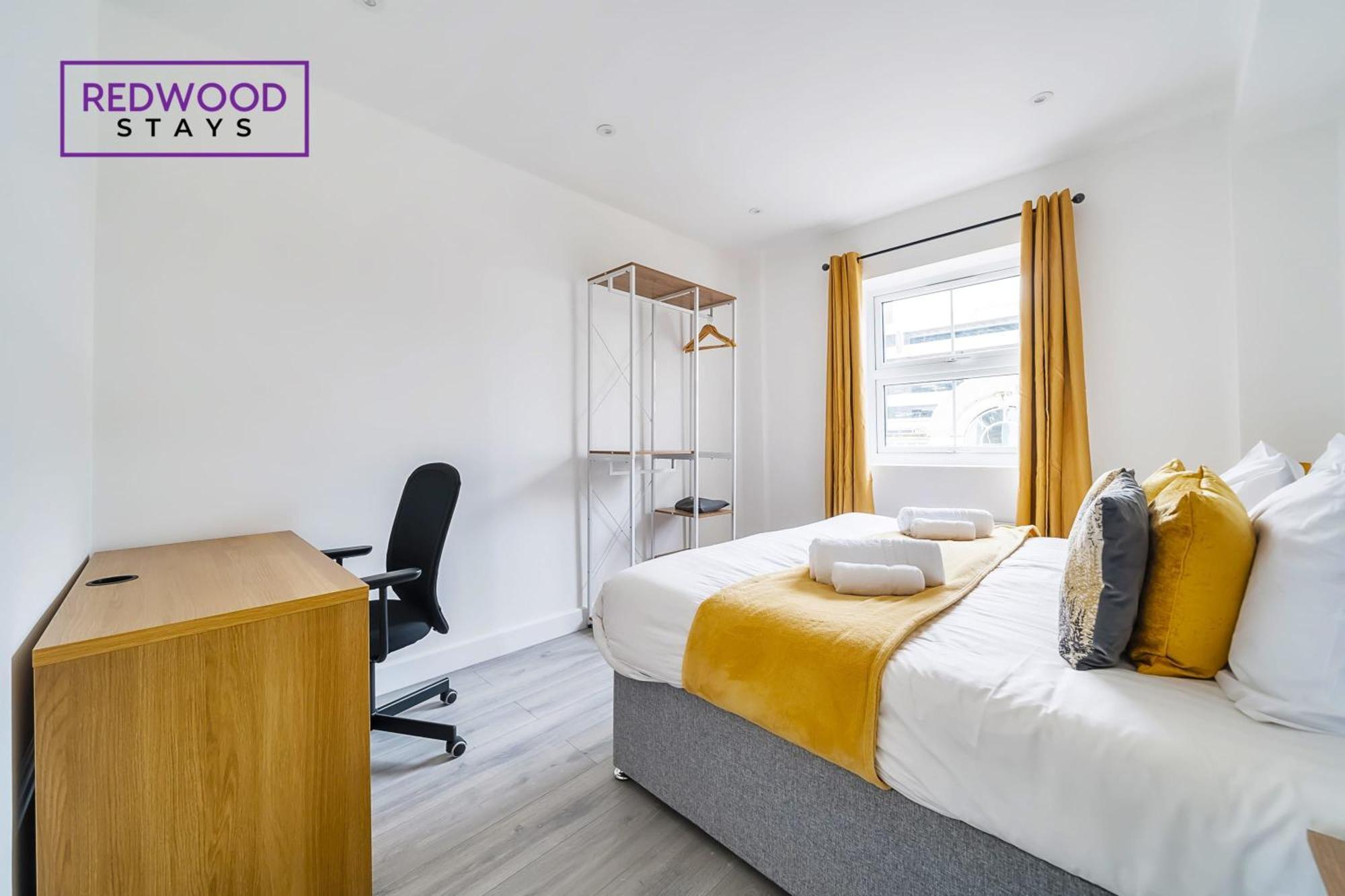 Brand New, 2 Bed 1 Bath, Modern Town Center Apartment, Free Wifi & Netflix By Redwood Stays Алдерсхот Экстерьер фото