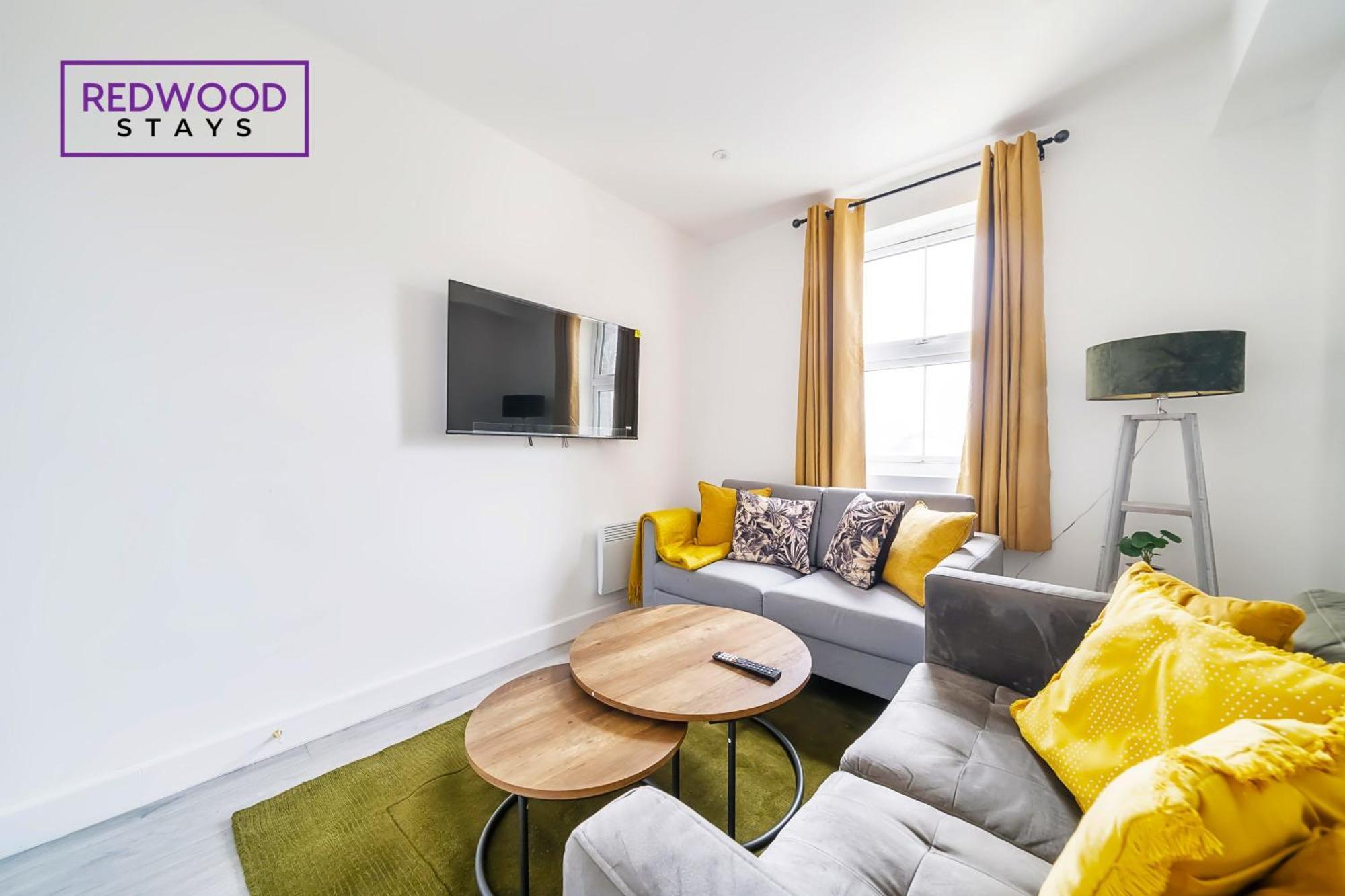 Brand New, 2 Bed 1 Bath, Modern Town Center Apartment, Free Wifi & Netflix By Redwood Stays Алдерсхот Экстерьер фото